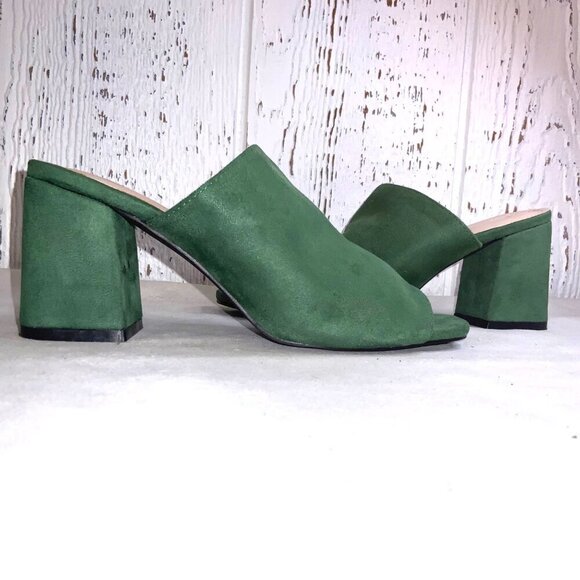 Journey Collection Women’s Adelaide slide Green Faux Suede women’s size 7.5 - Picture 6 of 9